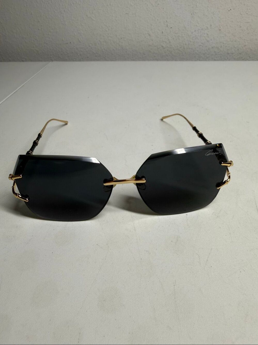 Gucci Black Geometric Rimless Style Sunglasses Gold Tone Made In Italy